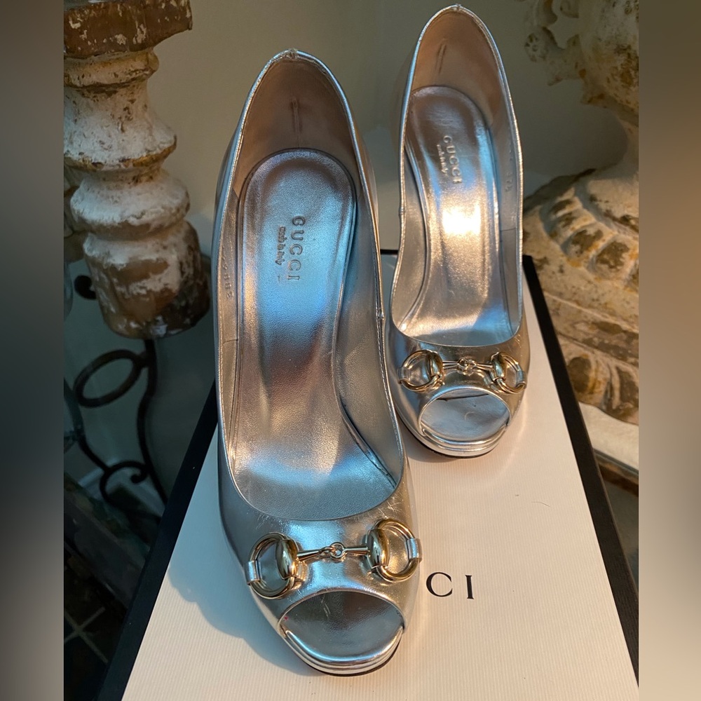 Gucci heels in silver. Gently used size 37.5